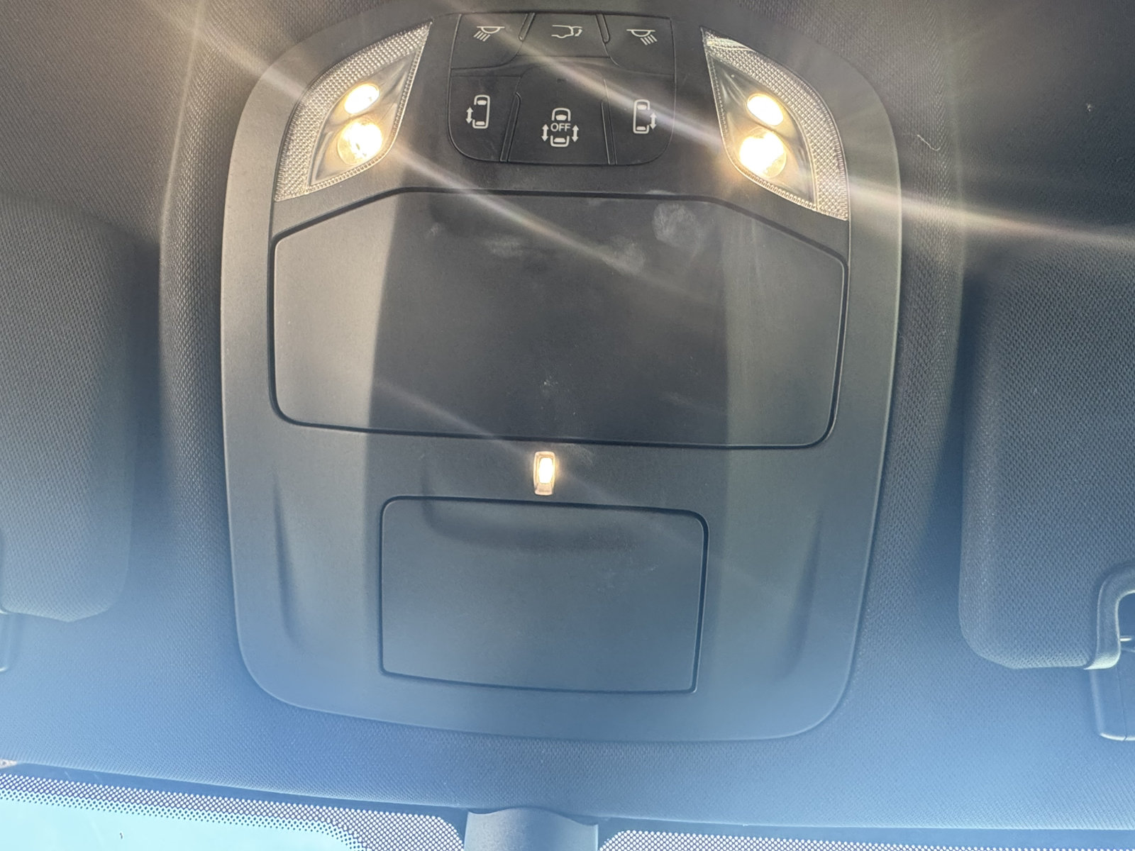 Used 2025 Chrysler Pacifica Select FWD image 25