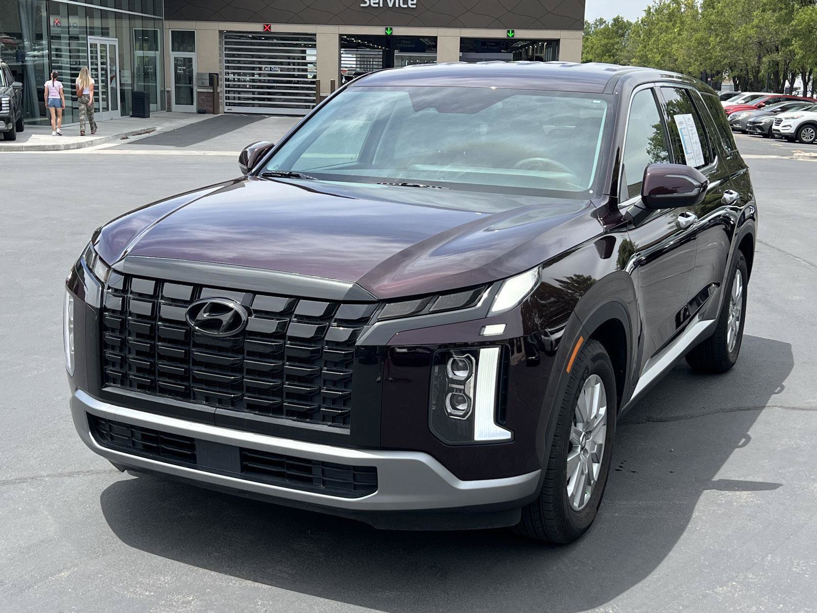 Certified 2023 Hyundai Palisade SE w/ Cargo Package AWD/4WD image 2