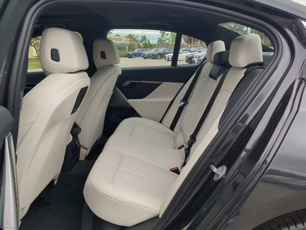 New 2026 BMW 530i w/ Premium Package image 14