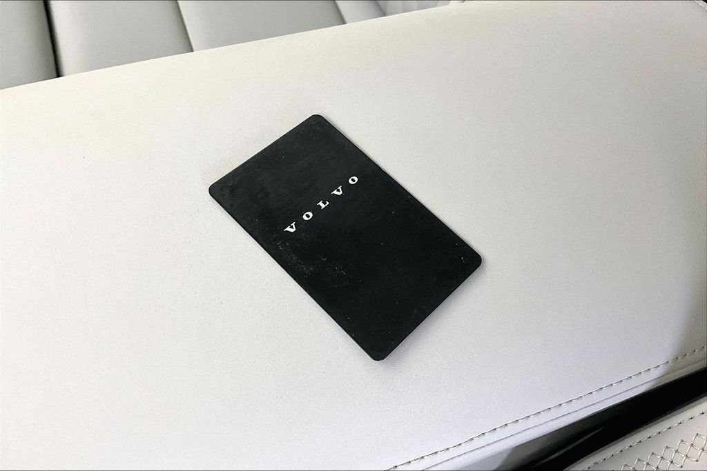 Used 2025 Volvo EX90 Plus AWD/4WD image 12