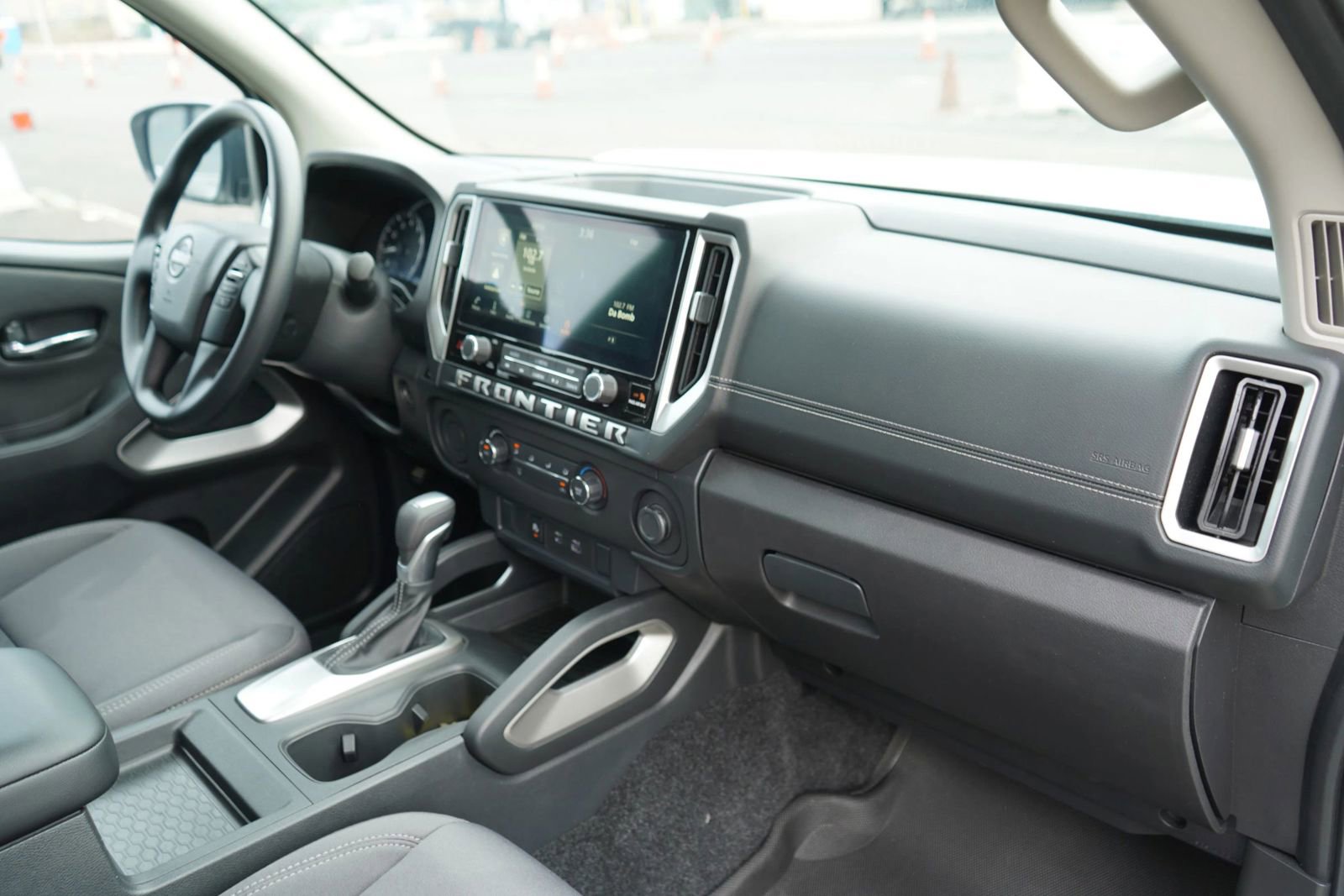 Used 2025 Nissan Frontier SV RWD image 20