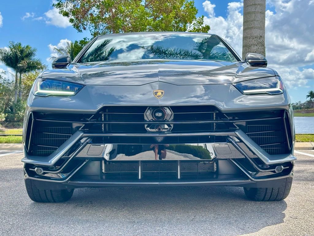 Used 2024 Lamborghini Urus Performante AWD/4WD image 3