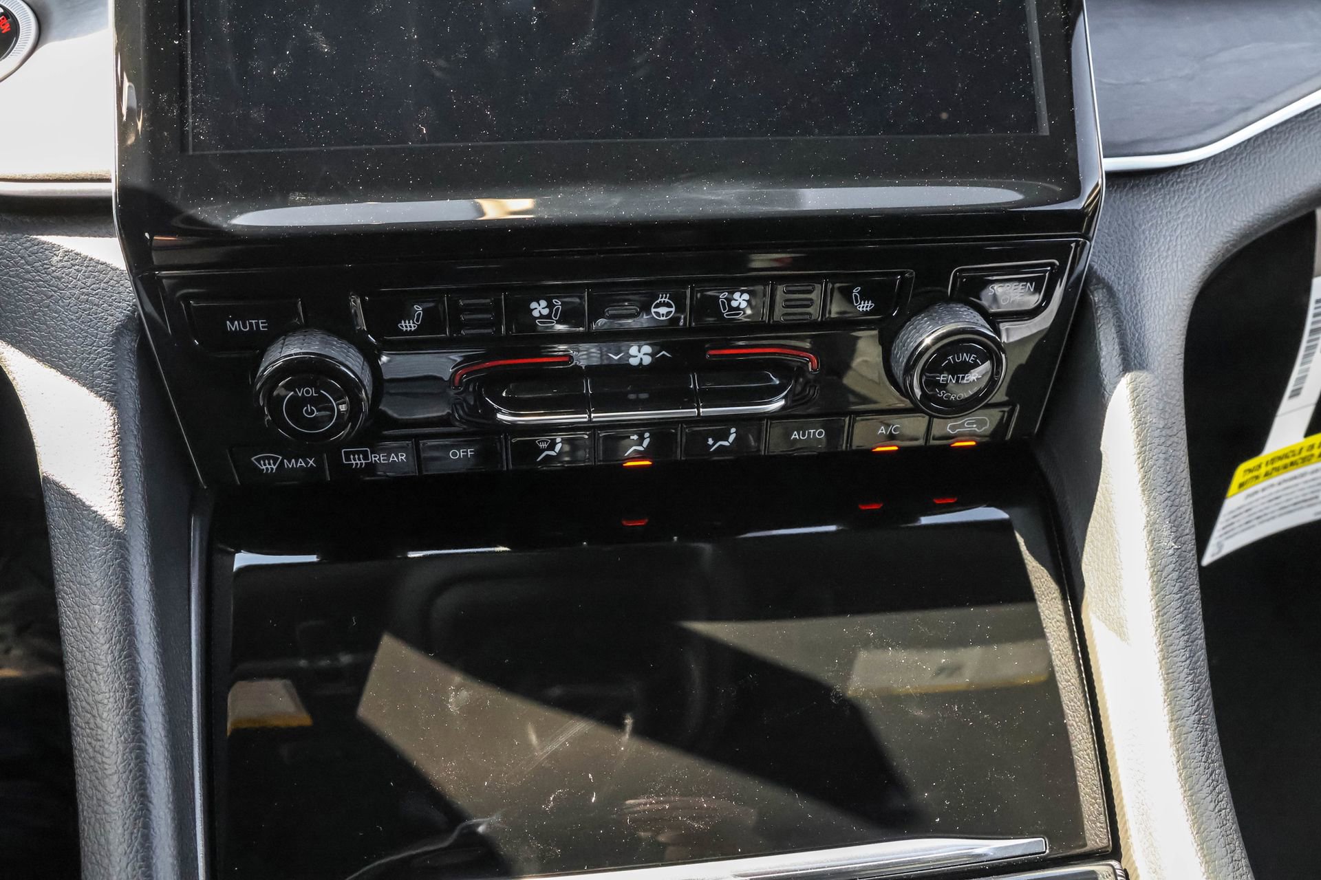 New 2025 Jeep Grand Cherokee Limited w/ Luxury Tech Group II image 19