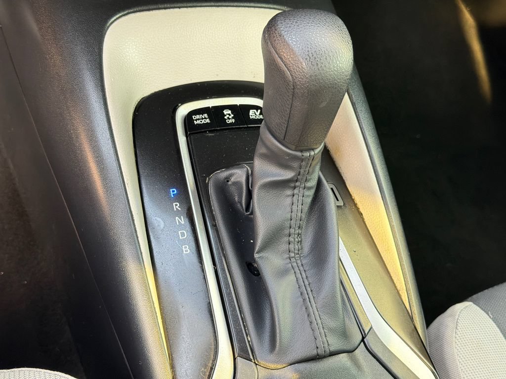 Used 2026 Toyota Corolla LE FWD image 29