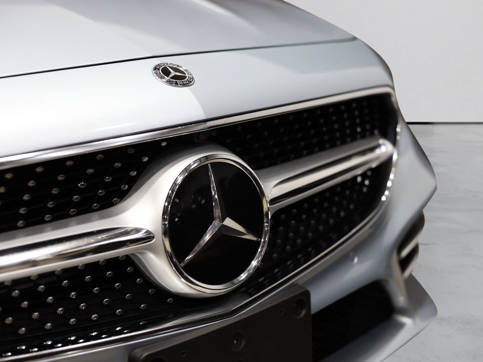 Used 2019 Mercedes-Benz S 560 Cabriolet w/ AMG Line Exterior image 19