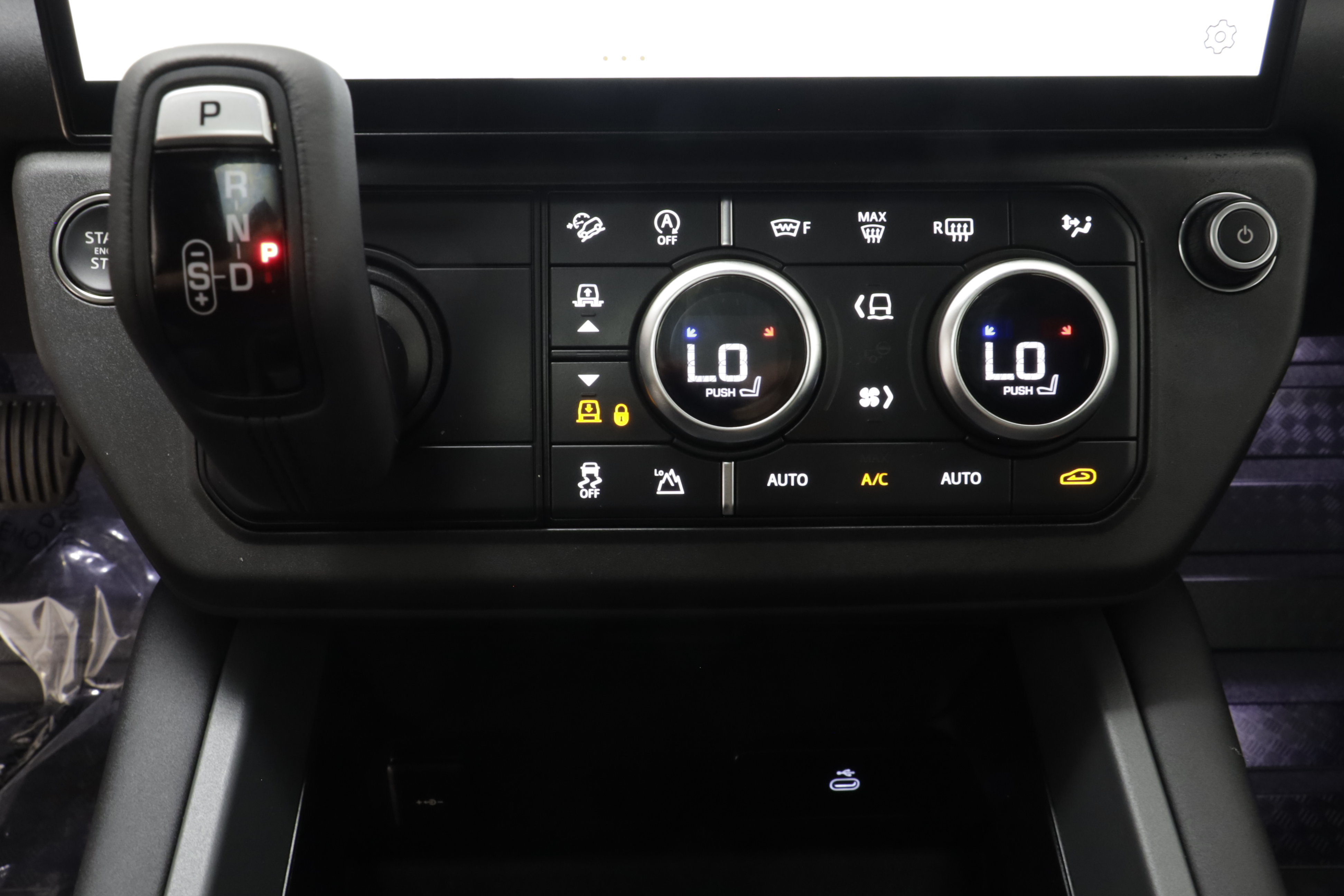 Certified 2026 Land Rover Defender 110 X-Dynamic SE AWD/4WD image 13