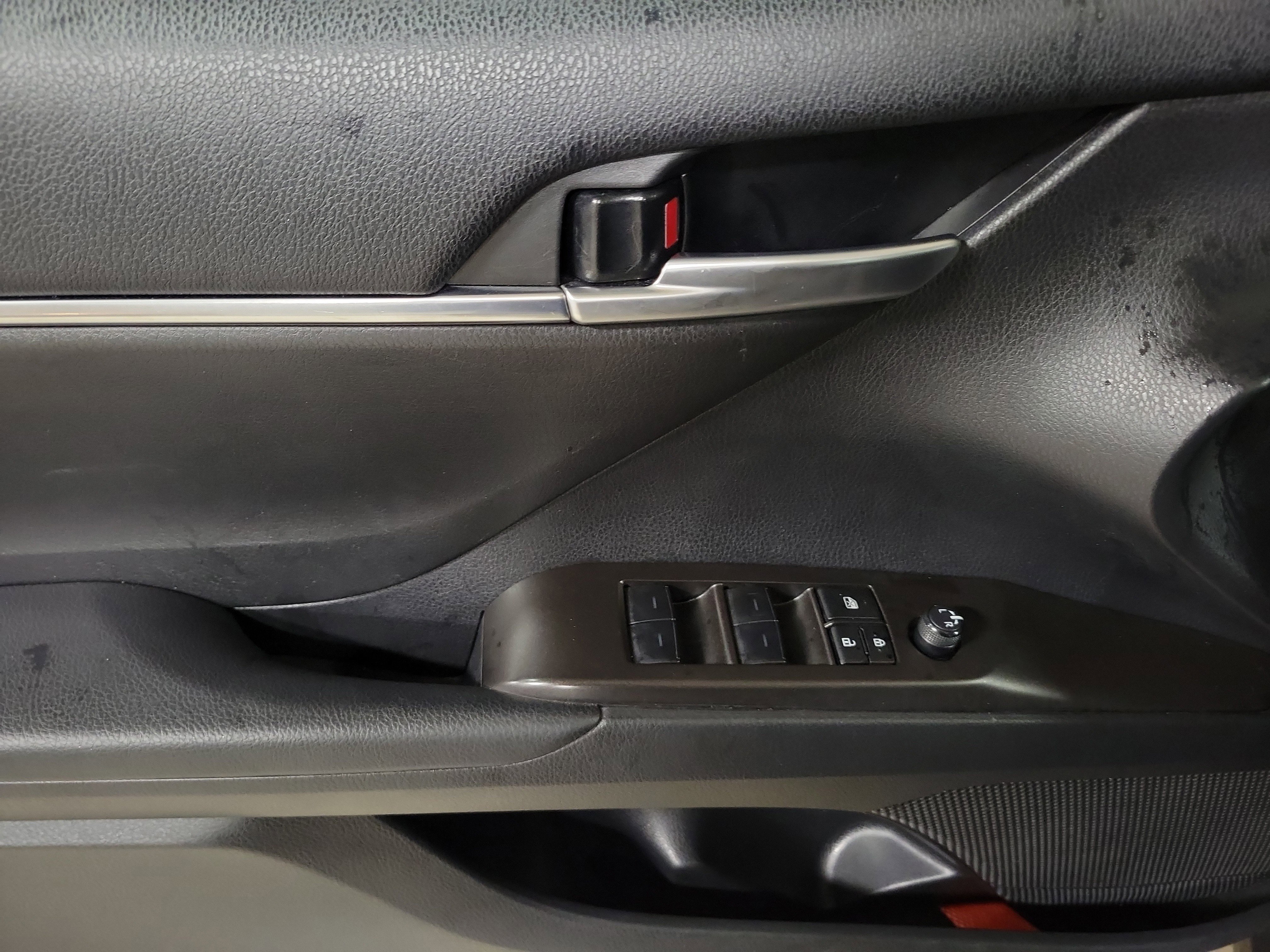 Used 2024 Toyota Camry SE FWD image 19