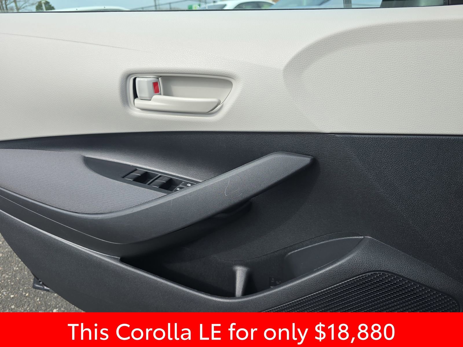 Used 2024 Toyota Corolla LE image 31