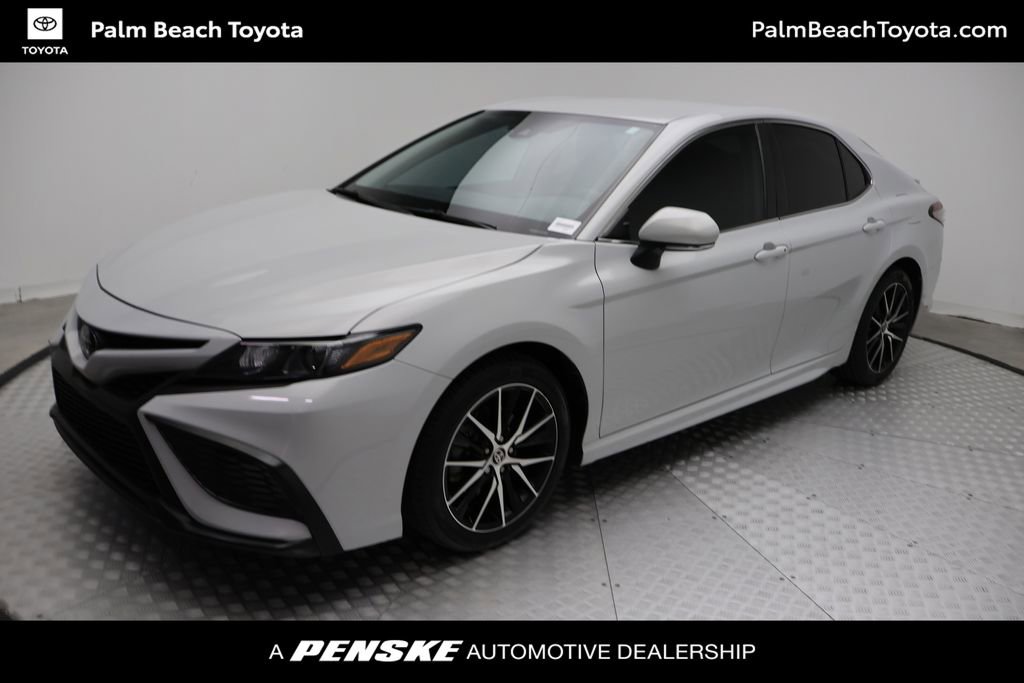 Used 2024 Toyota Camry SE w/ Convenience Package image 1