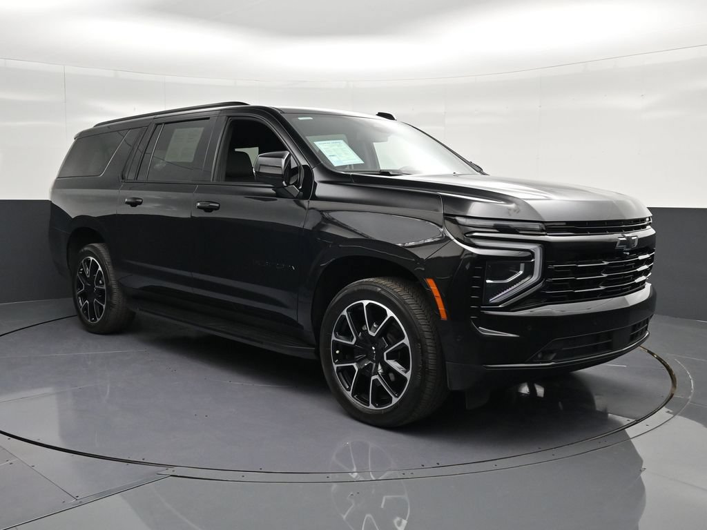 Used 2025 Chevrolet Suburban RST w/ Comfort Package RWD image 5