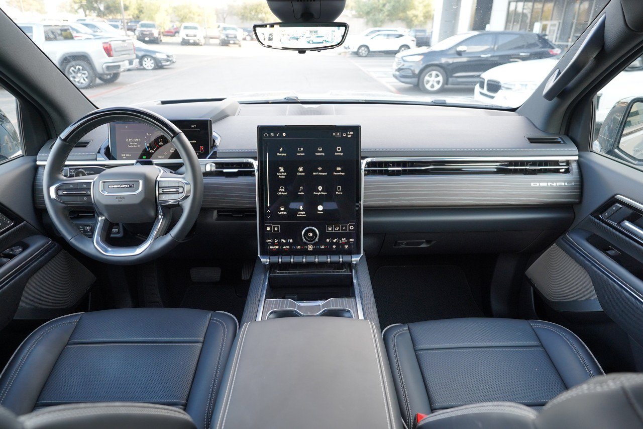 Used 2025 GMC Sierra EV Denali AWD/4WD image 7