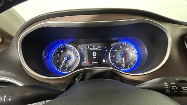 Used 2022 Chrysler Voyager LX FWD image 17