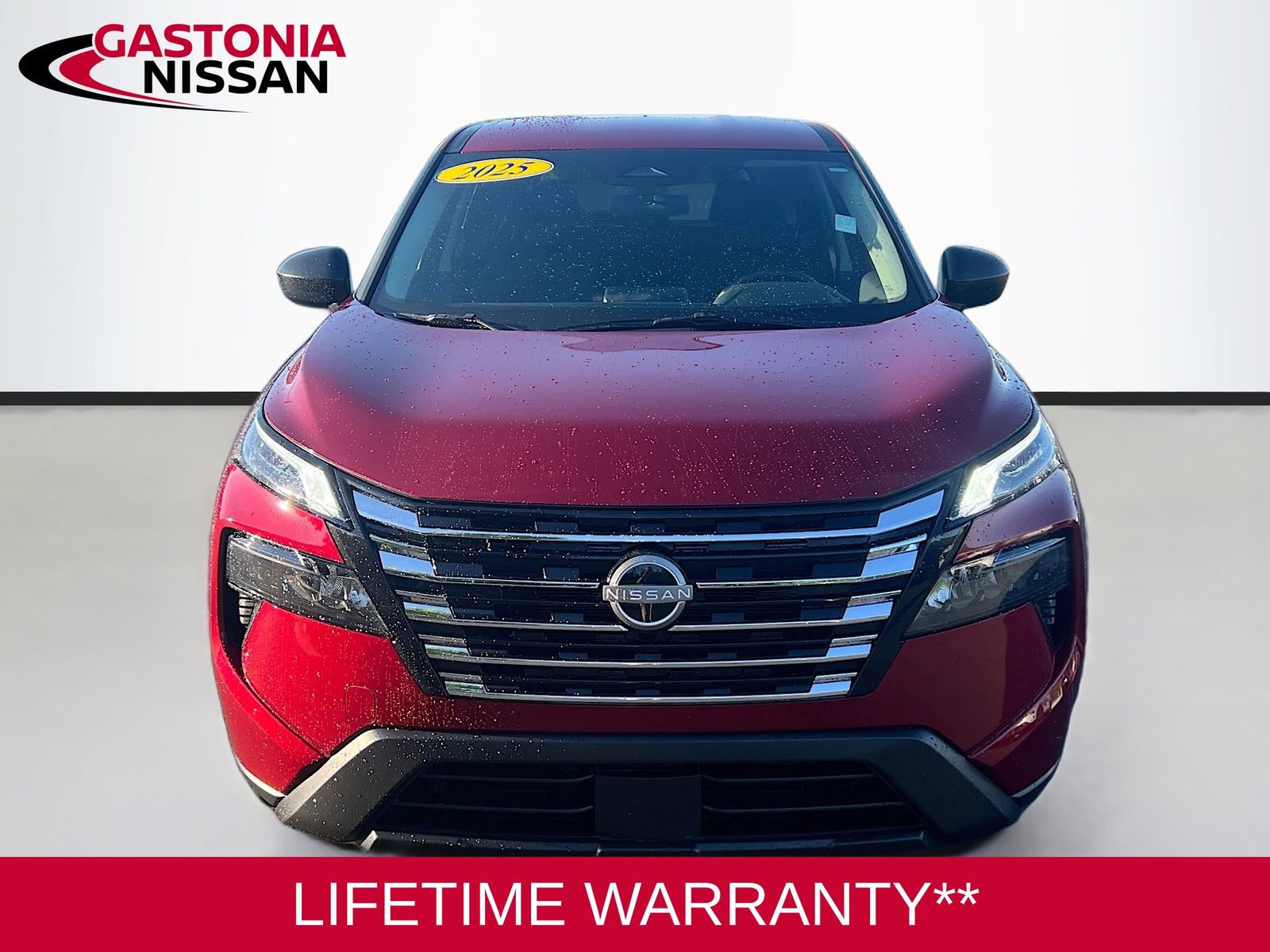 Used 2025 Nissan Rogue S image 2