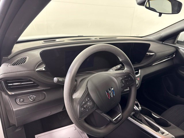Used 2025 Buick Envista Preferred FWD image 16