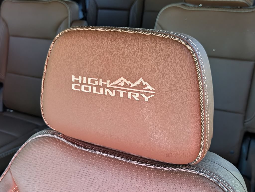 Used 2021 Chevrolet Tahoe High Country AWD/4WD image 16
