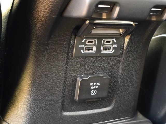 Used 2025 Jeep Wrangler Unlimited Sahara AWD/4WD image 25