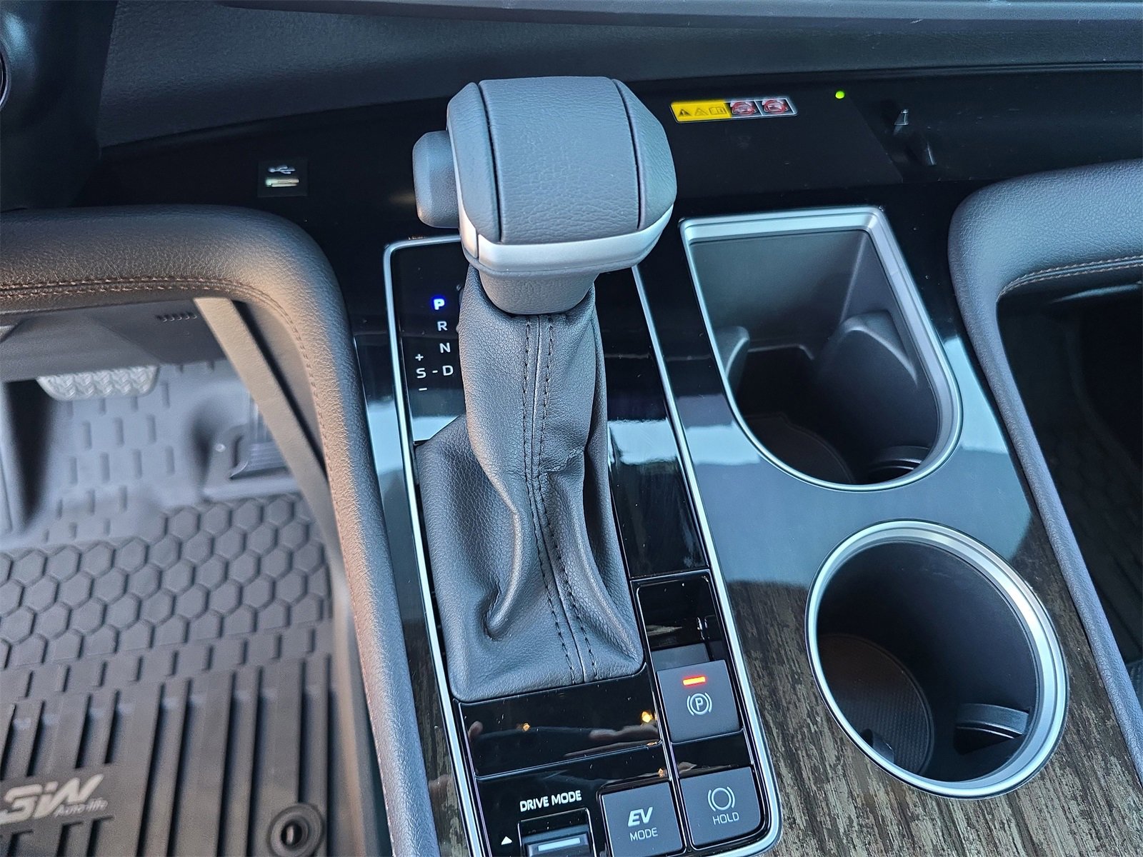 Used 2025 Toyota Sienna Platinum image 22