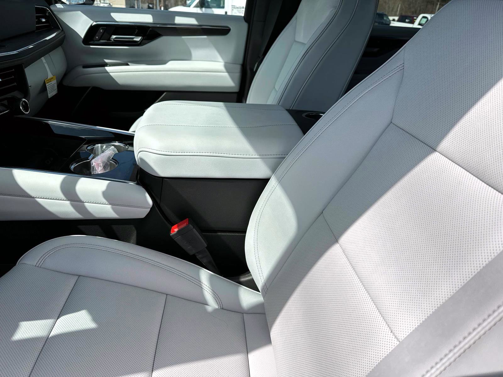 New 2026 Chevrolet Suburban Premier image 12