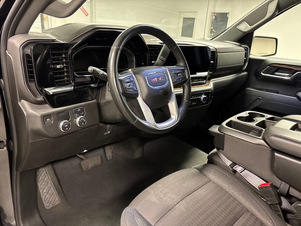 Used 2024 GMC Sierra 1500 SLE image 24