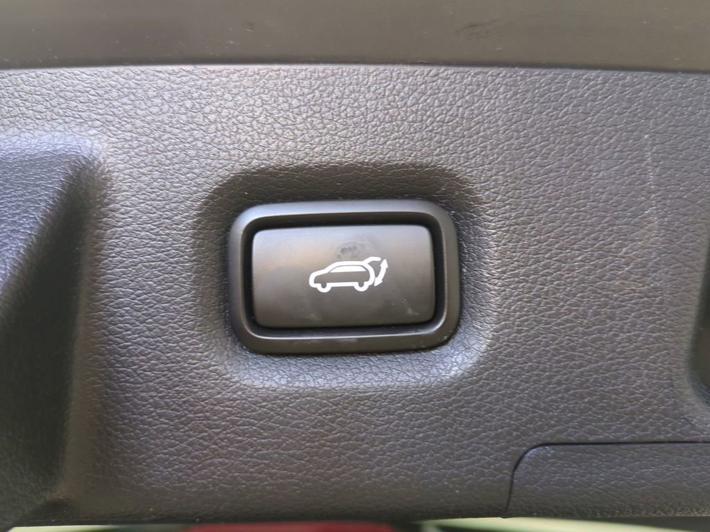 Certified 2022 Hyundai Santa Fe SEL Premium w/ Cargo Package image 15