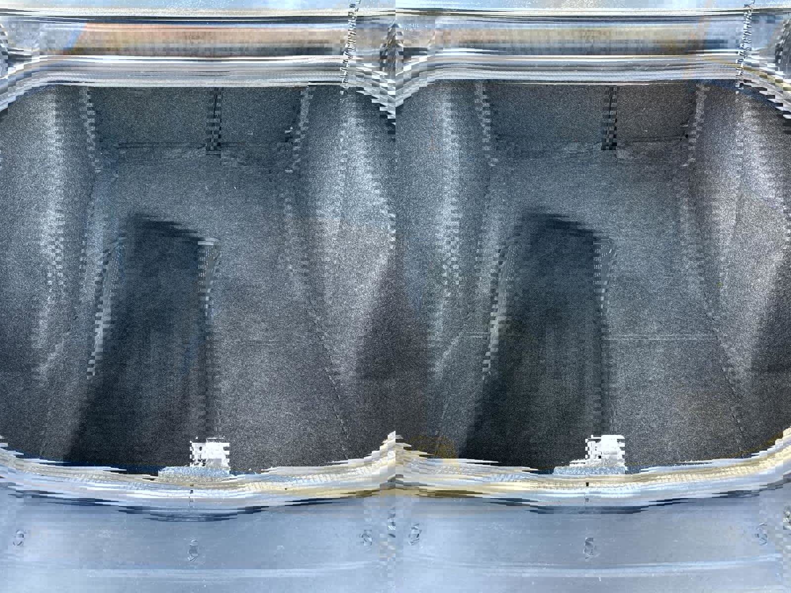 Used 2018 Dodge Challenger SXT image 19