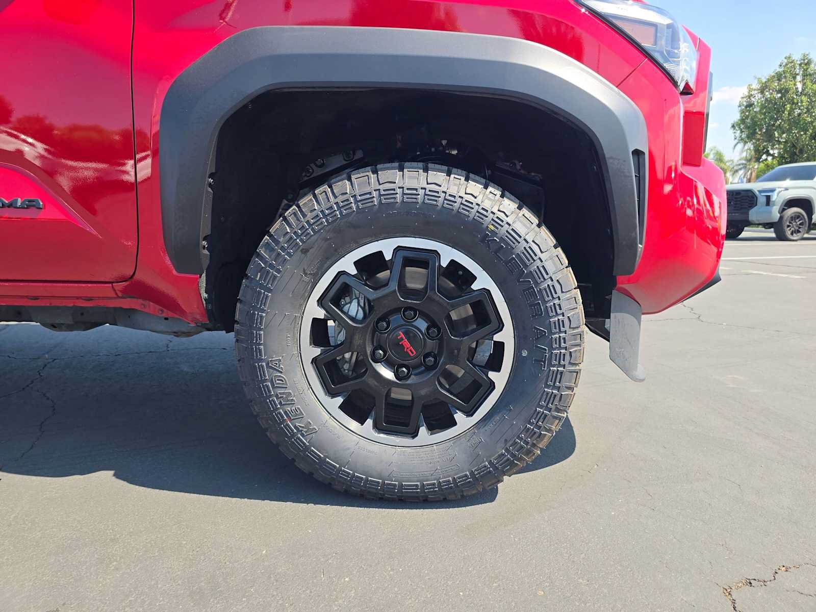 Certified 2025 Toyota Tacoma TRD Off-Road AWD/4WD image 9