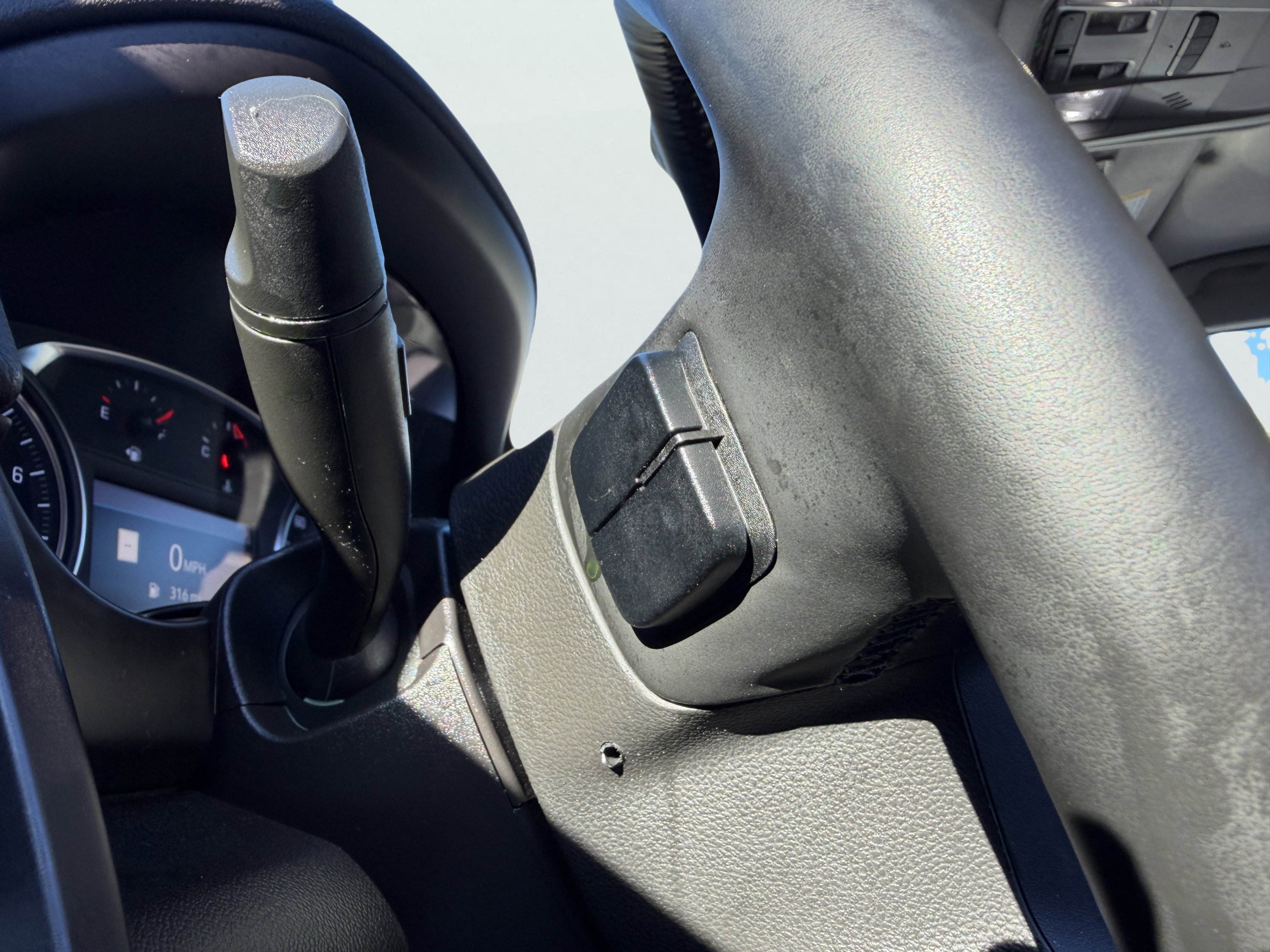 Used 2024 GMC Terrain SLT w/ Infotainment Package II image 39