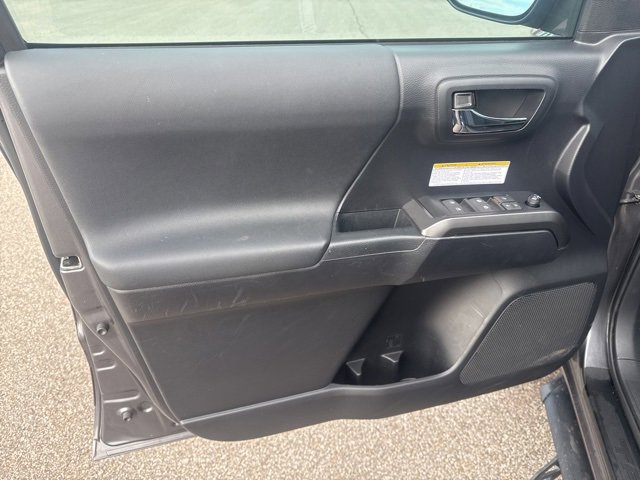 Used 2020 Toyota Tacoma TRD Off-Road image 16