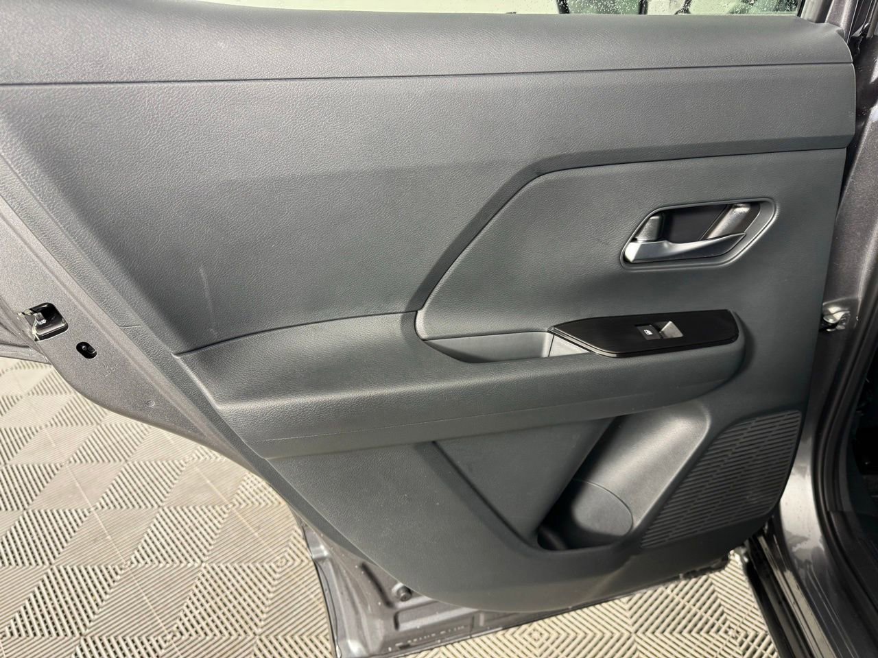 Used 2025 Nissan Kicks SV image 23