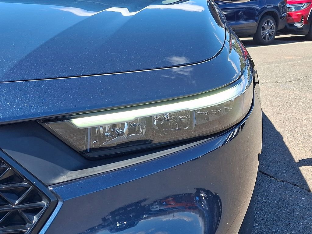 Used 2023 Honda Accord EX image 9