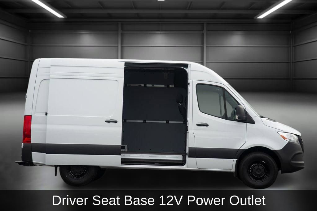 Used 2025 Mercedes-Benz Sprinter 2500 image 8