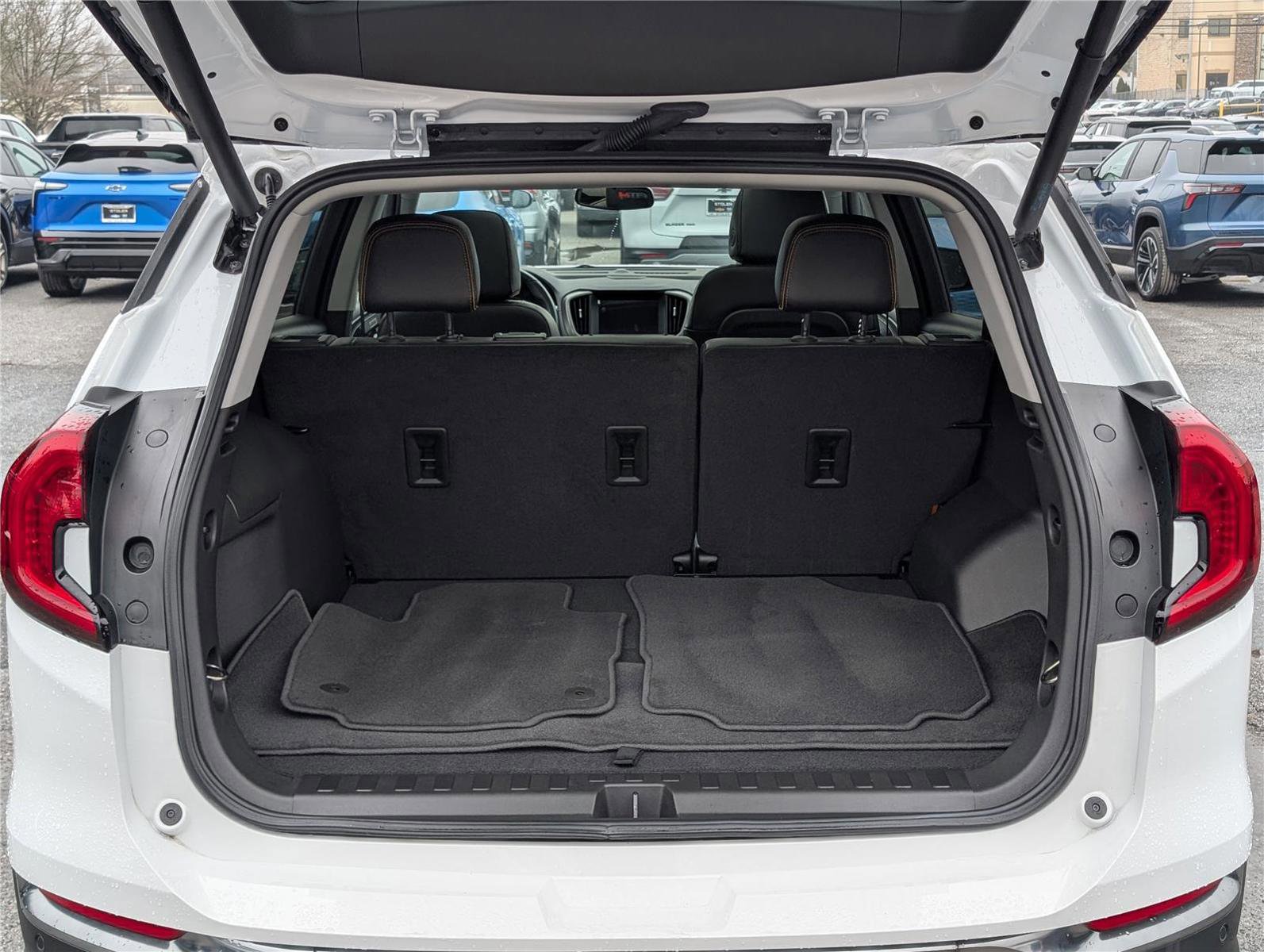 Used 2022 GMC Terrain AT4 w/ Infotainment Package II image 14