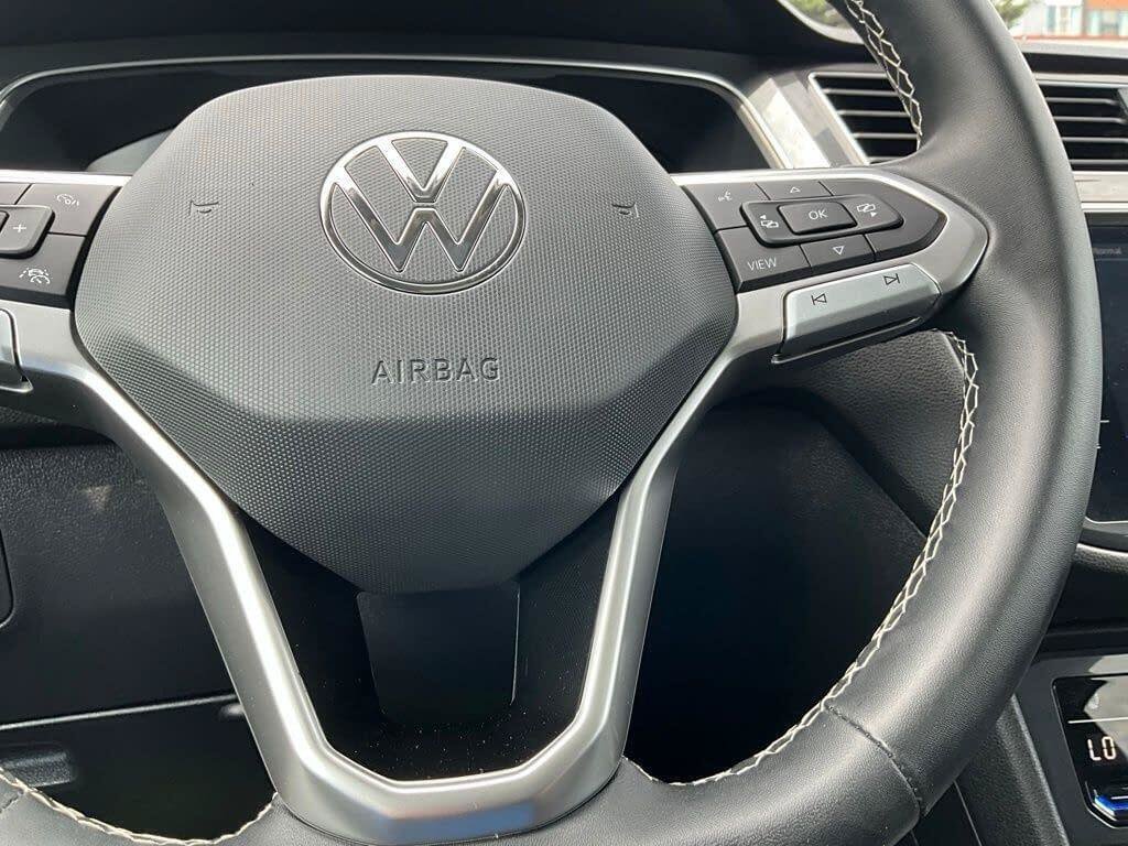 Used 2023 Volkswagen Tiguan SE w/ Panoramic Sunroof Package AWD/4WD image 22