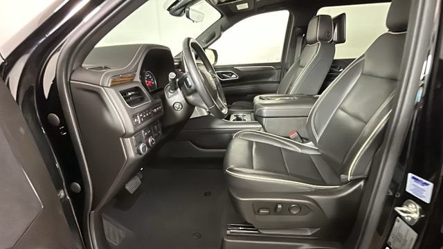 Used 2021 Chevrolet Suburban Premier w/ Premium Package RWD image 11