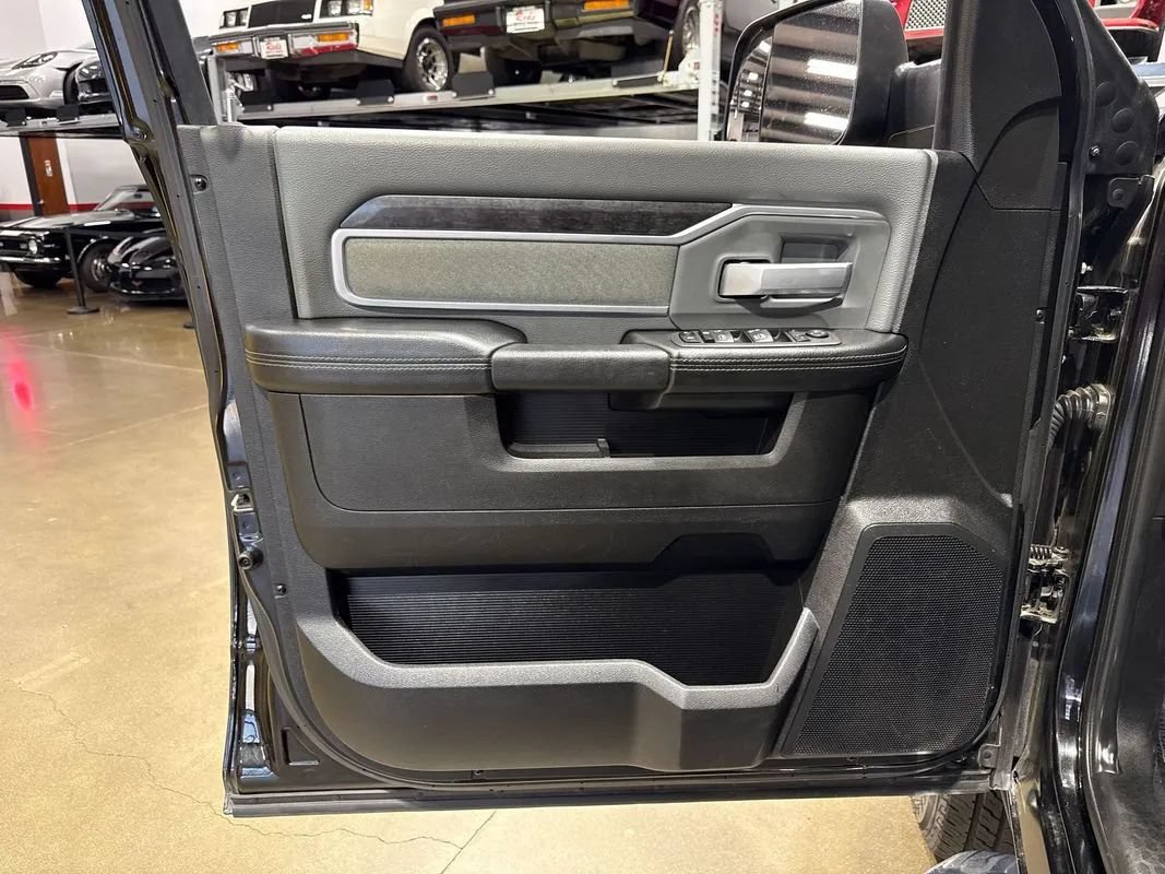 Used 2022 RAM 2500 Big Horn AWD/4WD image 98
