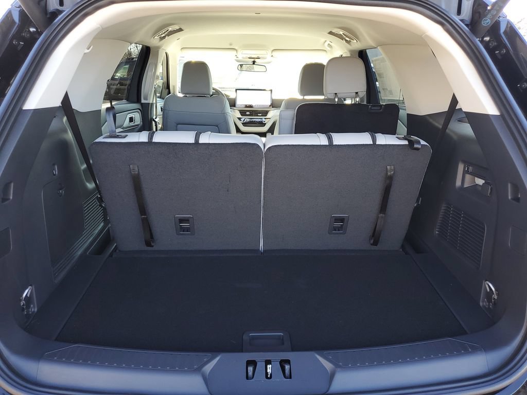 New 2026 Ford Explorer Active w/ Active Comfort Package AWD/4WD image 34