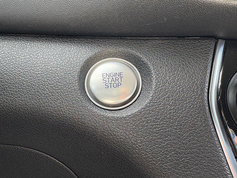 Used 2020 Hyundai Santa Fe Limited image 16