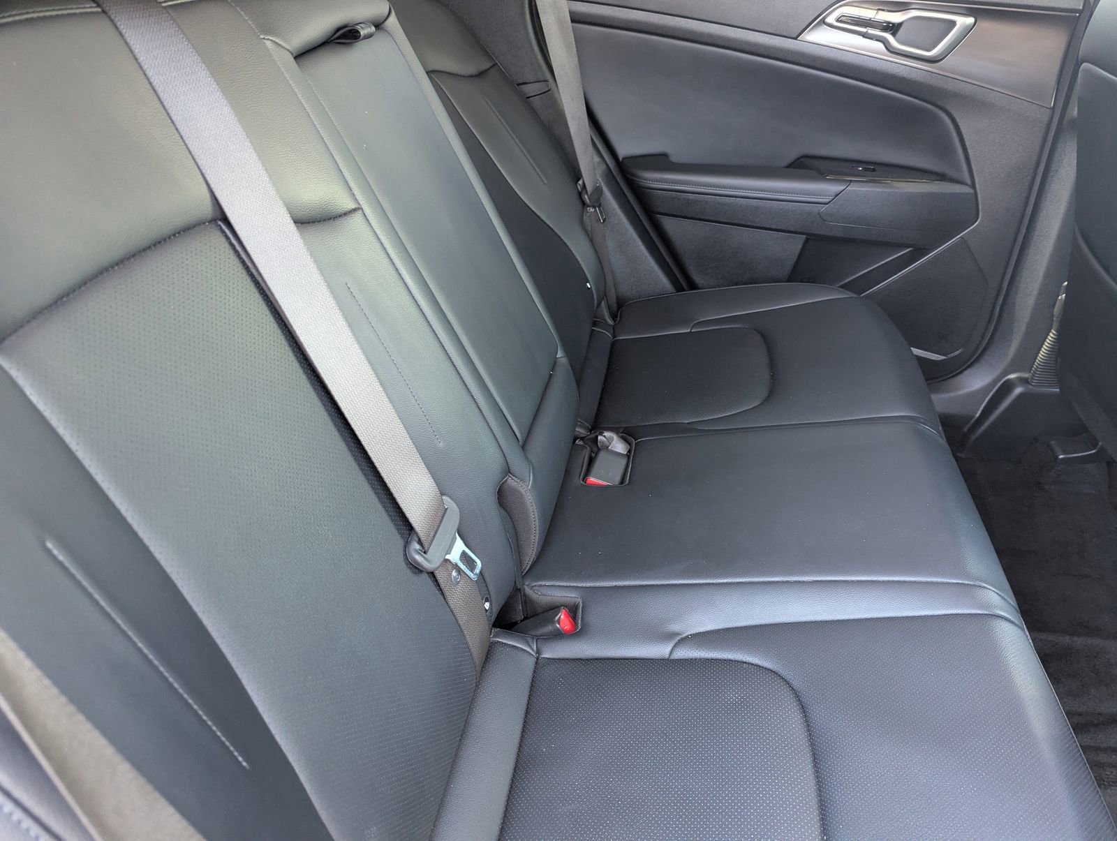 Used 2024 Kia Sportage EX image 13