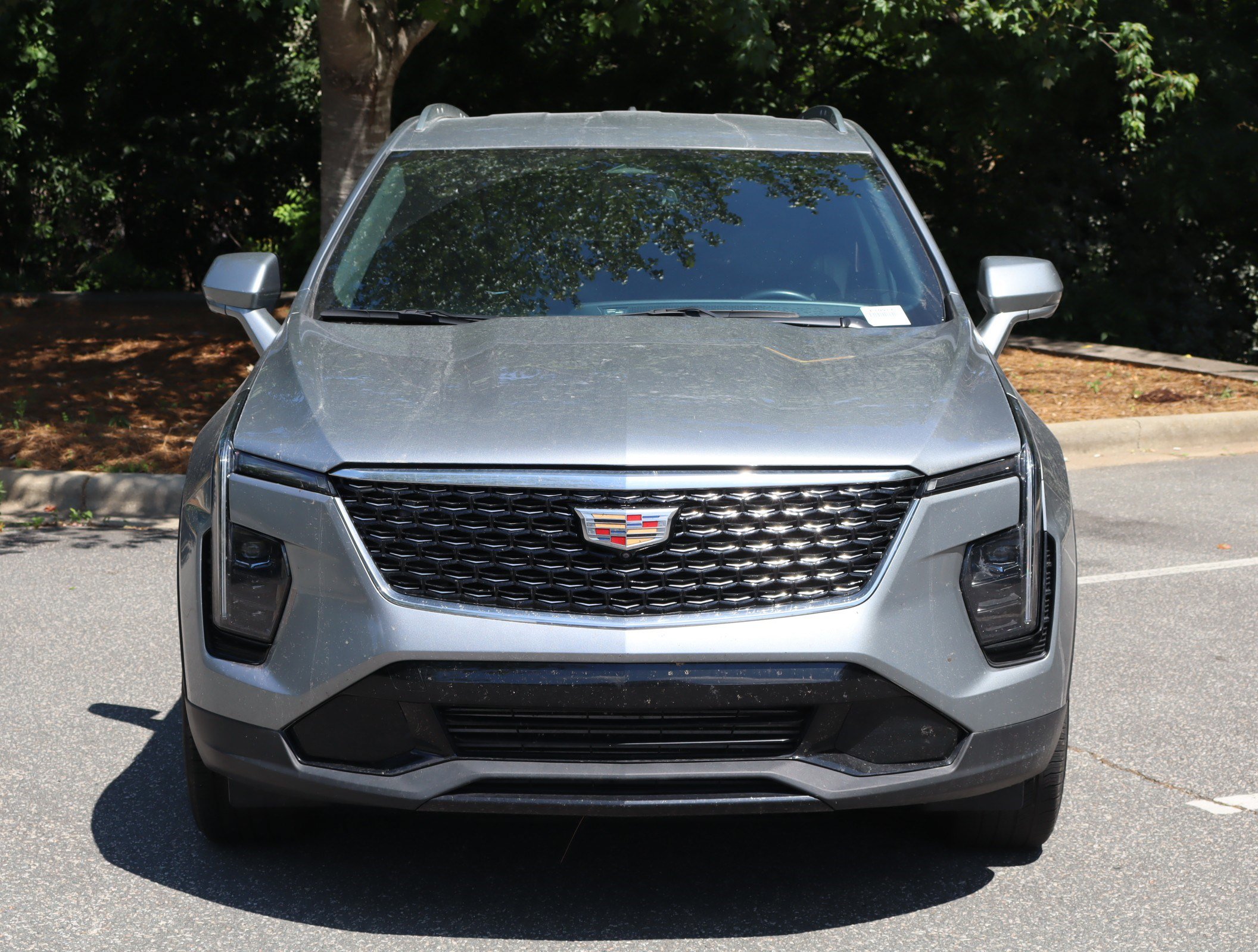Used 2025 Cadillac XT4 Premium Luxury FWD image 3