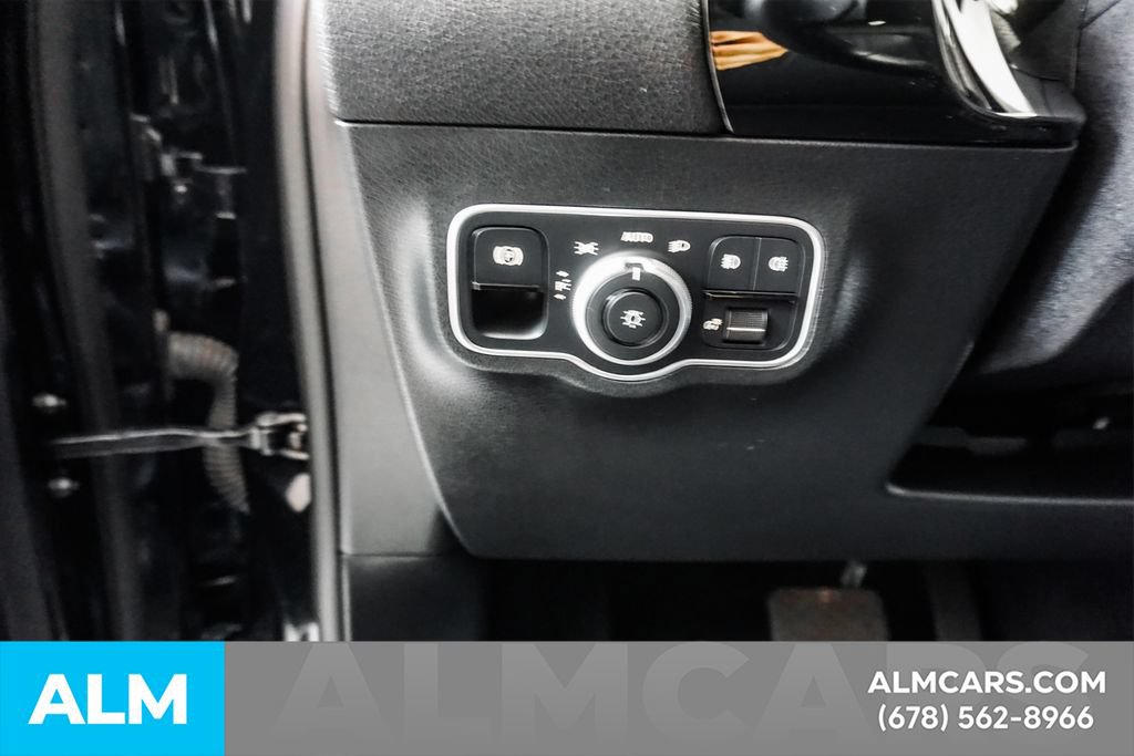 Used 2025 Mercedes-Benz GLA 250 image 33