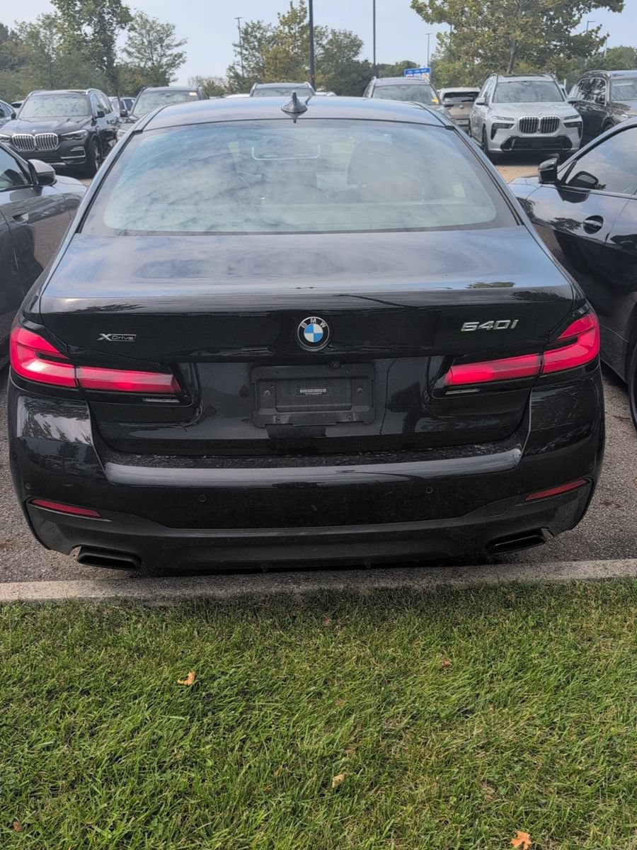 Used 2021 BMW 540i xDrive w/ M Sport Package AWD/4WD image 4