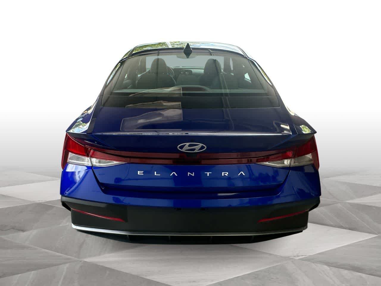 Used 2025 Hyundai Elantra SE FWD image 7