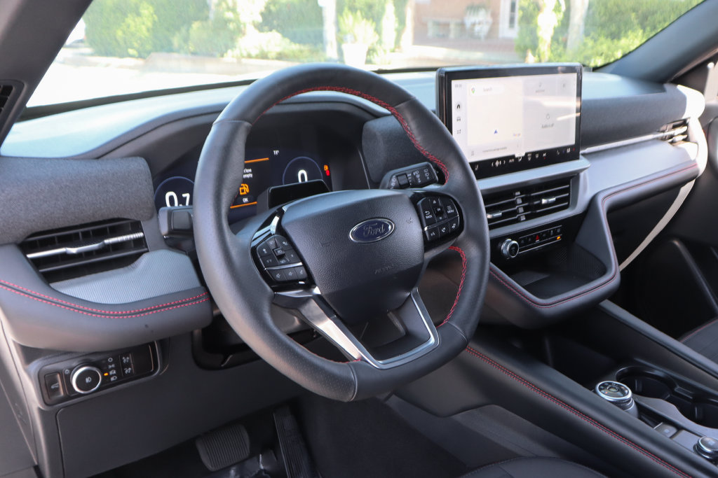 Used 2026 Ford Explorer ST-Line w/ ST-Line Street Pack AWD/4WD image 21