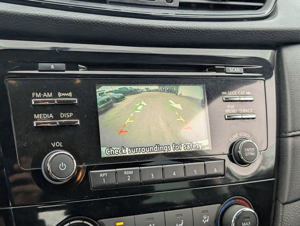 Used 2017 Nissan Rogue S image 20