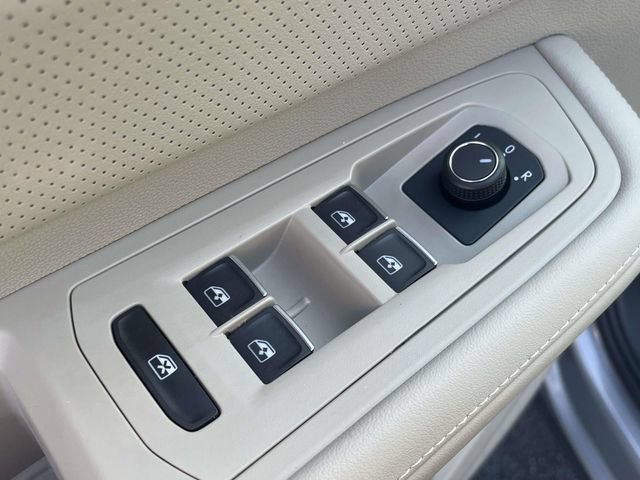 Certified 2026 Volkswagen Atlas SE w/ Panoramic Sunroof Package FWD image 17