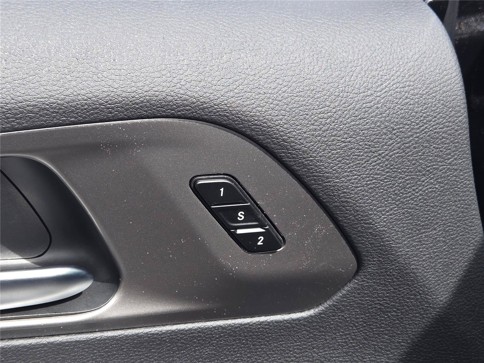 New 2027 Chrysler Pacifica Select FWD image 25