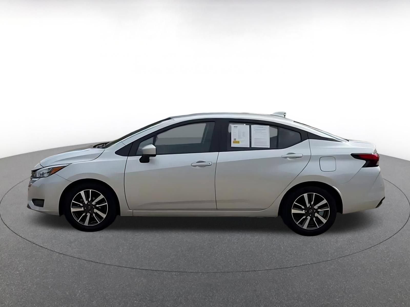 Used 2025 Nissan Versa SV FWD image 9