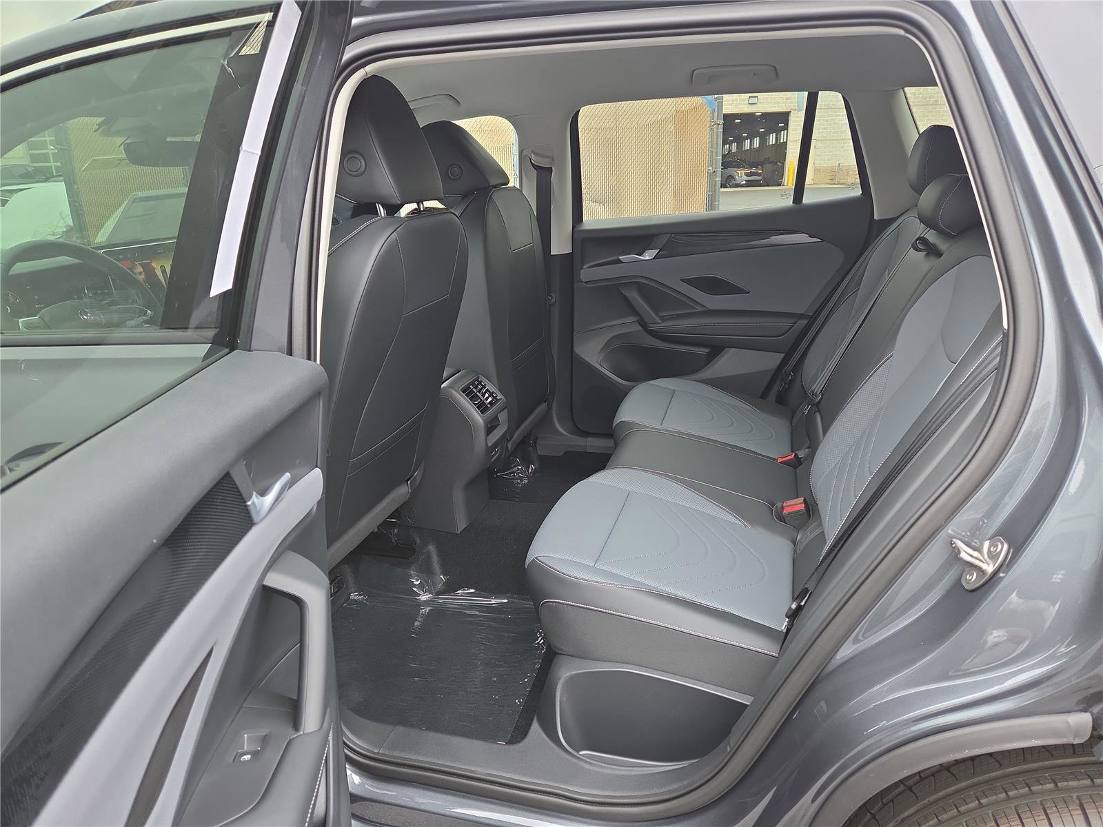 New 2026 Volkswagen Tiguan SE image 24