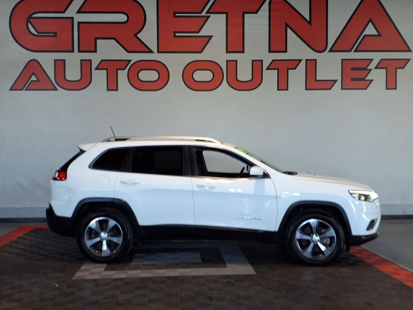 Used 2019 Jeep Cherokee Limited w/ Luxury Group AWD/4WD image 1