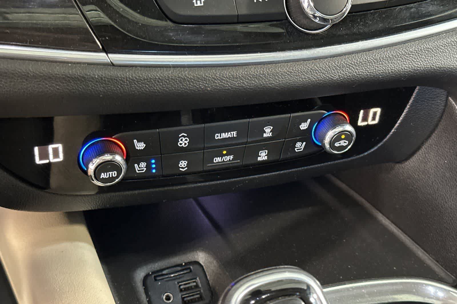 Used 2020 Buick Enclave Premium w/ Sun and Sites Package FWD image 24